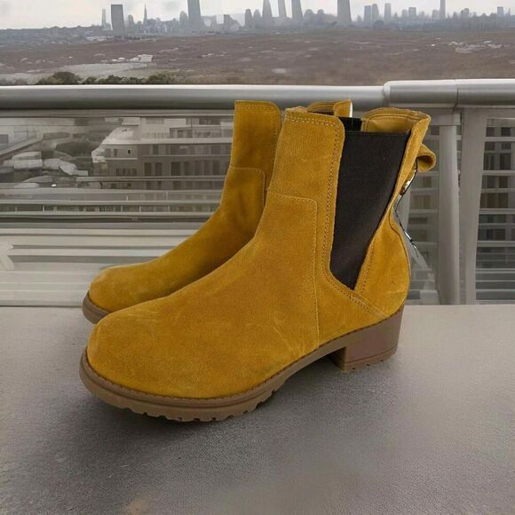 COLE HAAN Womens Goring Camea Round Toe Bootie US 9.5 Block Heel Leather Chelsea - Picture 1 of 12